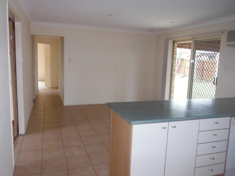 4 Gilbert Court, Hillcrest QLD 4118