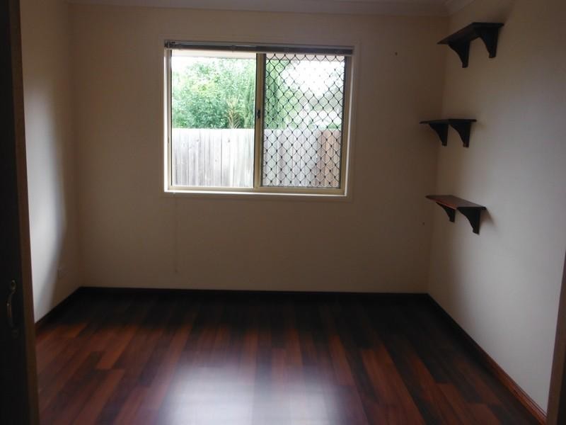 4 Gilbert Court, Hillcrest QLD 4118