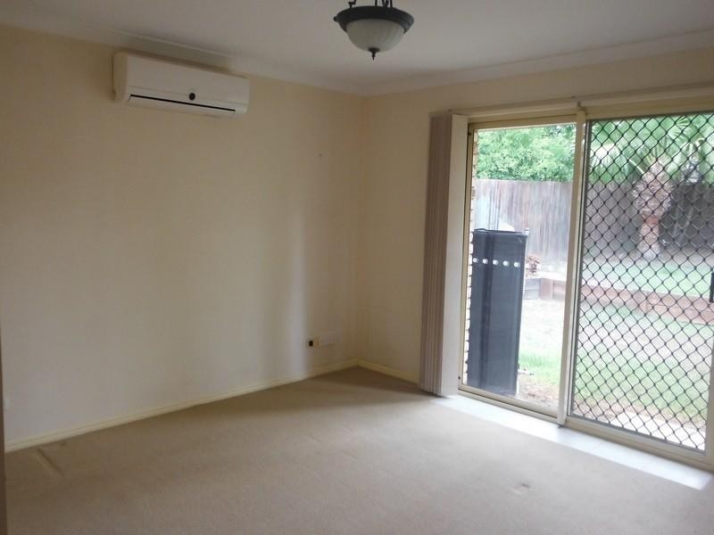 4 Gilbert Court, Hillcrest QLD 4118