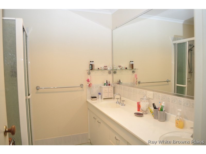 65 Federation Drive, Hillcrest QLD 4118