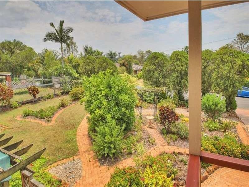 10 LICHEN Court, Regents Park QLD 4118