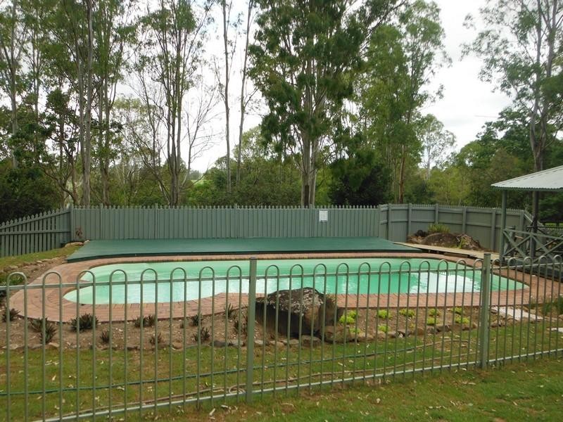 176 Sharon Drive, North Maclean QLD 4280