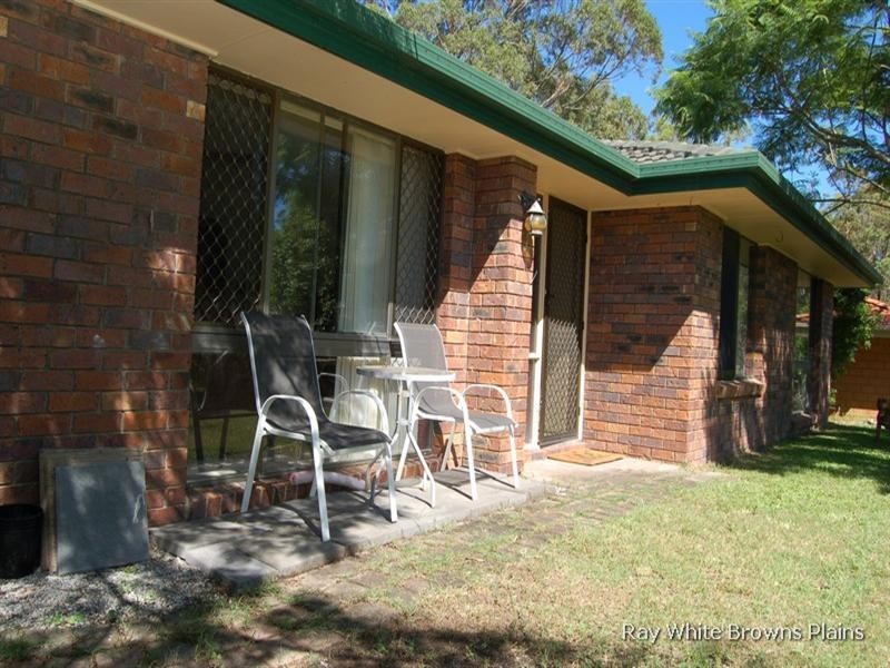 26 Pine Street, Hillcrest QLD 4118