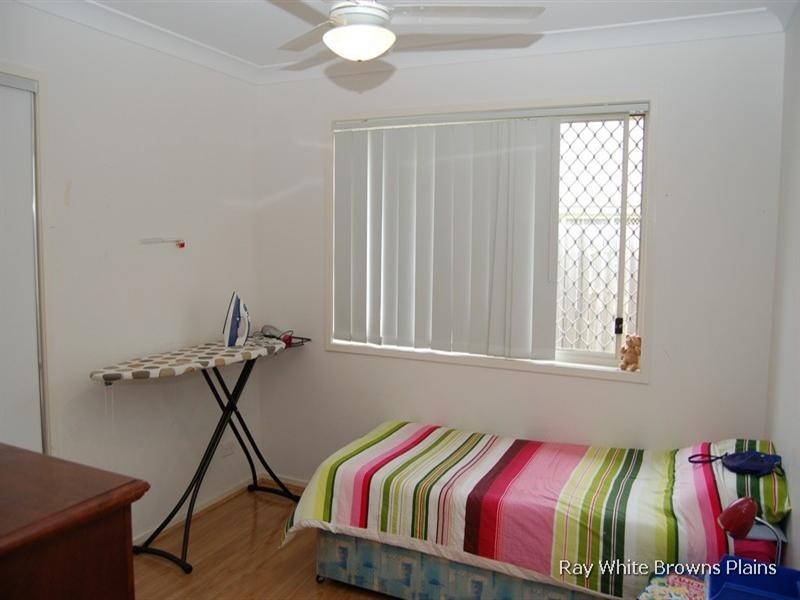 8 Coolum Court, Regents Park QLD 4118