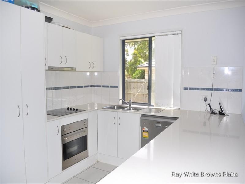 13 Summerhill Court, Marsden QLD 4132