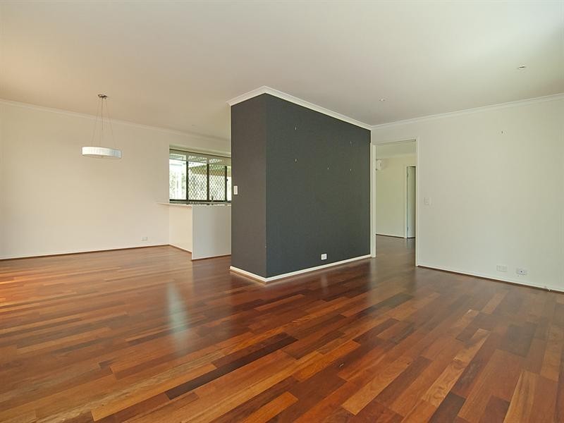 8 Kew Place, Munruben QLD 4125