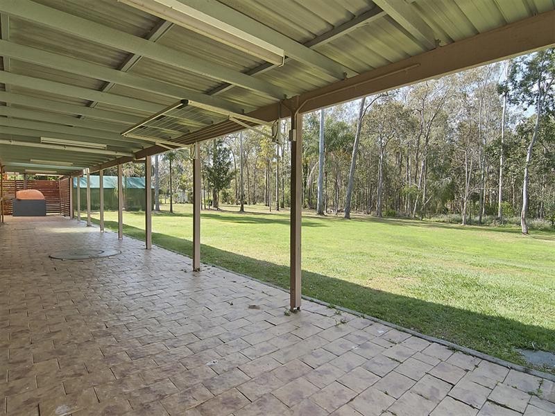 8 Kew Place, Munruben QLD 4125
