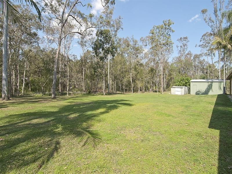 8 Kew Place, Munruben QLD 4125