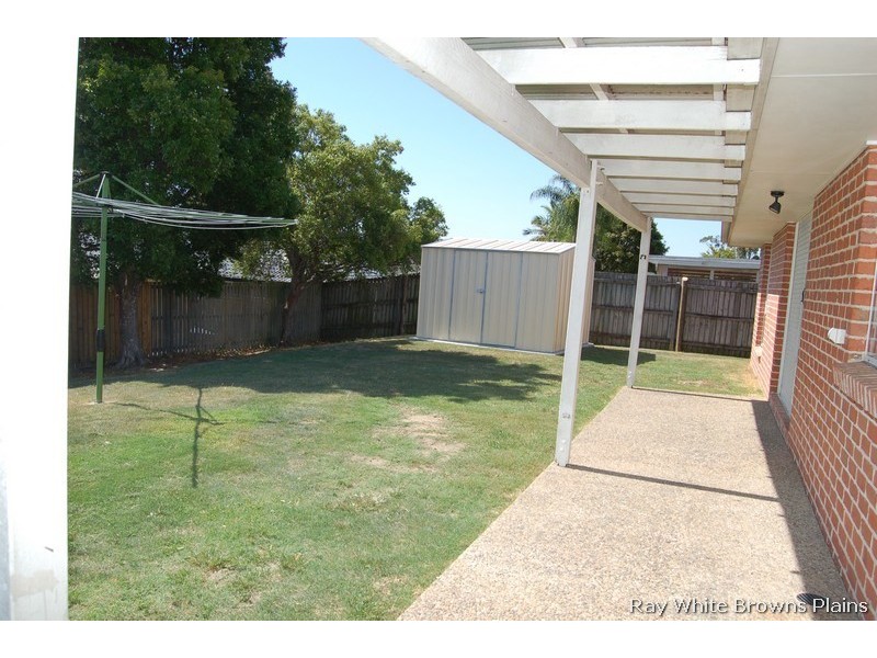 15 Sundowner Street, Regents Park QLD 4118