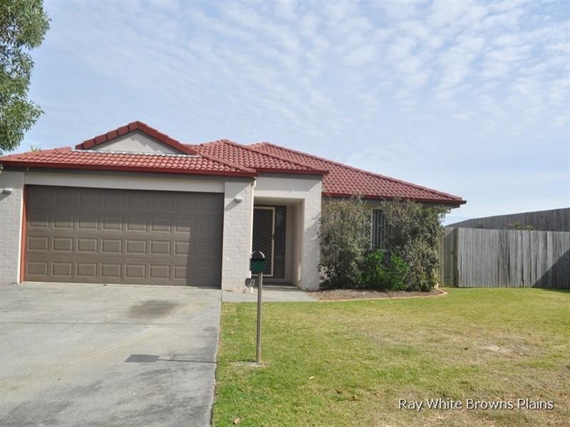 8 Rainbow Court, Regents Park QLD 4118