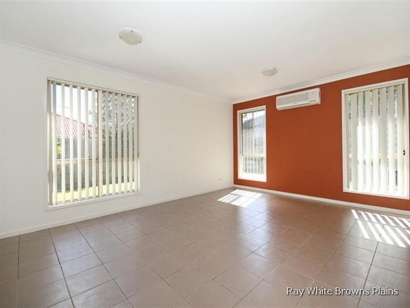 6 Marcoola Place, Regents Park QLD 4118