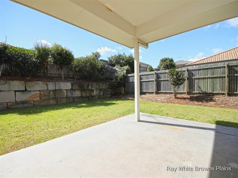 6 Marcoola Place, Regents Park QLD 4118