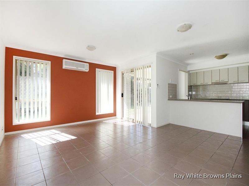6 Marcoola Place, Regents Park QLD 4118