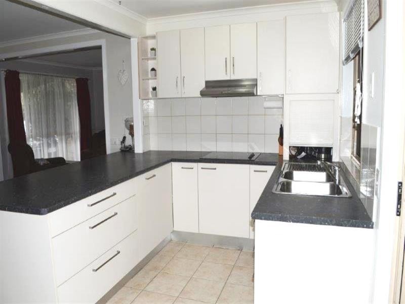 12 Thistle Street, Regents Park QLD 4118