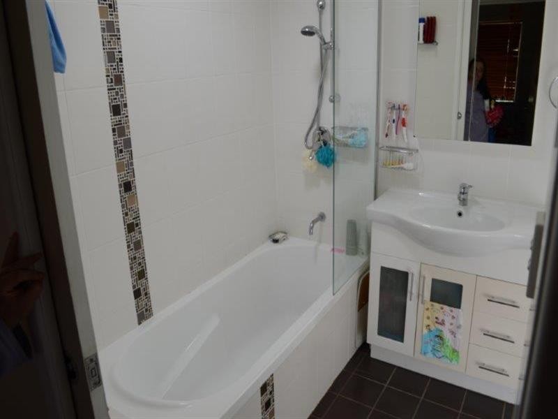 19 Strathallen Drive, Boronia Heights QLD 4124