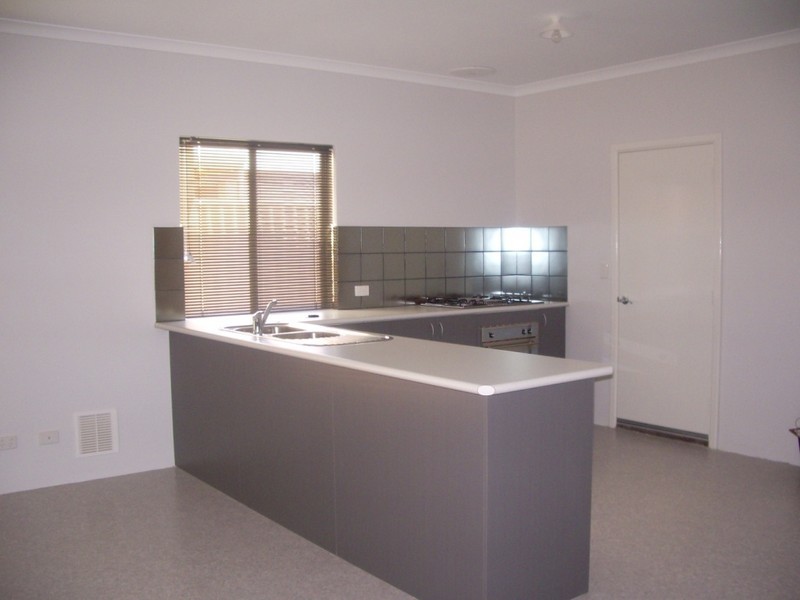 25 Chisholm Road, Dalyellup WA 6230