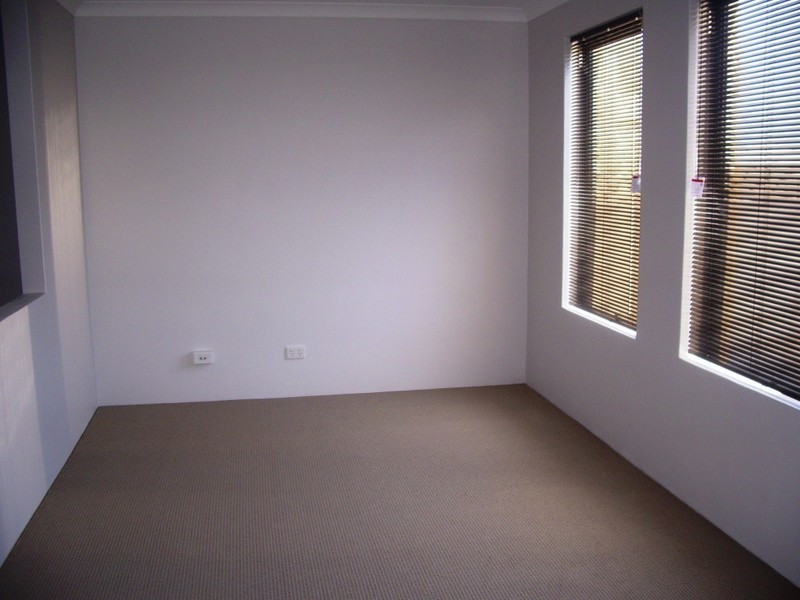 25 Chisholm Road, Dalyellup WA 6230