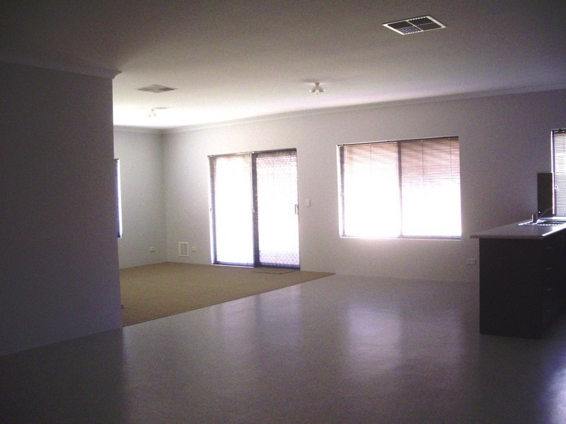 25 Chisholm Road, Dalyellup WA 6230