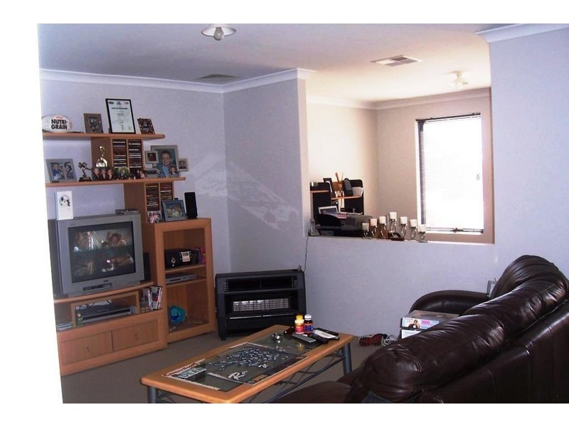 25 Chisholm Road, Dalyellup WA 6230