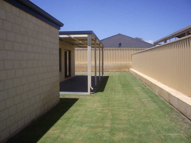 25 Chisholm Road, Dalyellup WA 6230