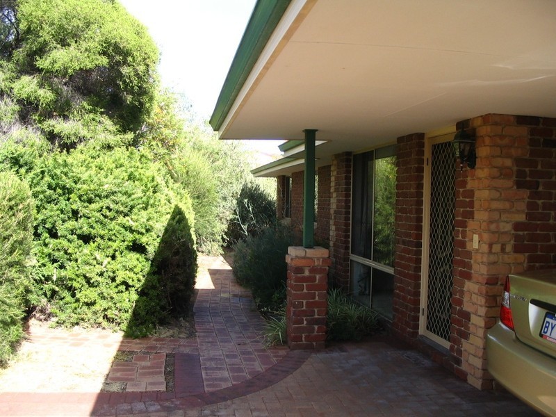 2 Harlequin Gardens, Eaton WA 6232