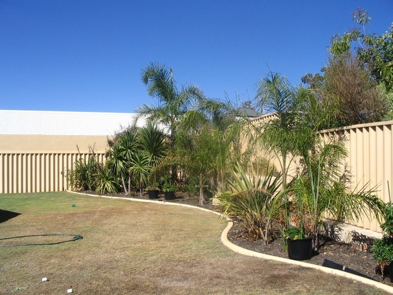 27 Daablone Vista, Dalyellup WA 6230