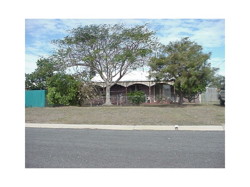 11 Hervey Street, Elliott Heads QLD 4670