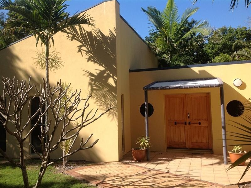 207 Sylvan Drive, Moore Park Beach QLD 4670