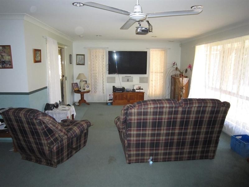 27a Thabeban Street, Avenell Heights QLD 4670