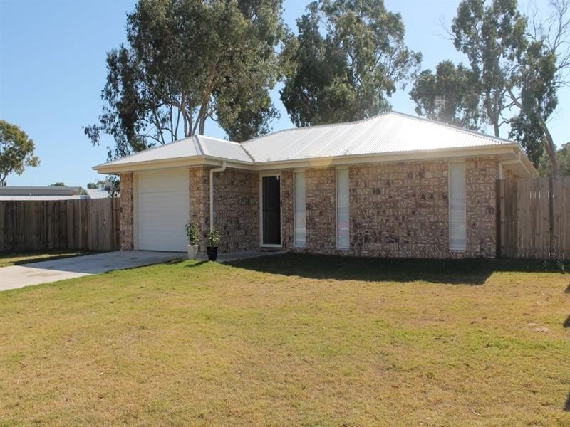 8 Regency Road, Moore Park Beach QLD 4670