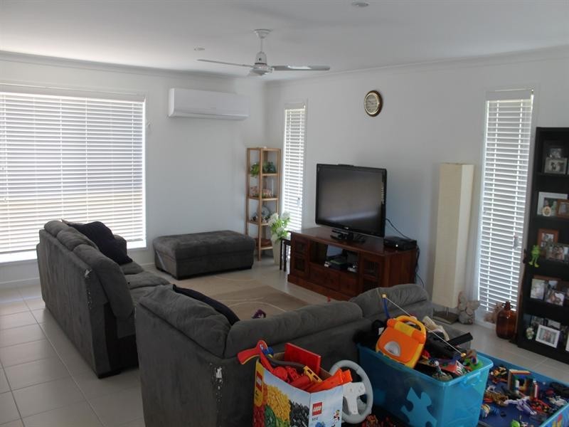 8 Regency Road, Moore Park Beach QLD 4670