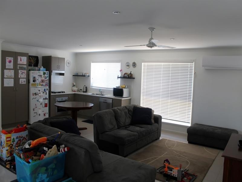 8 Regency Road, Moore Park Beach QLD 4670
