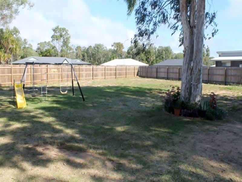 8 Regency Road, Moore Park Beach QLD 4670