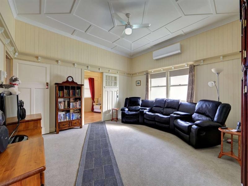4 Coomber Street, Svensson Heights QLD 4670