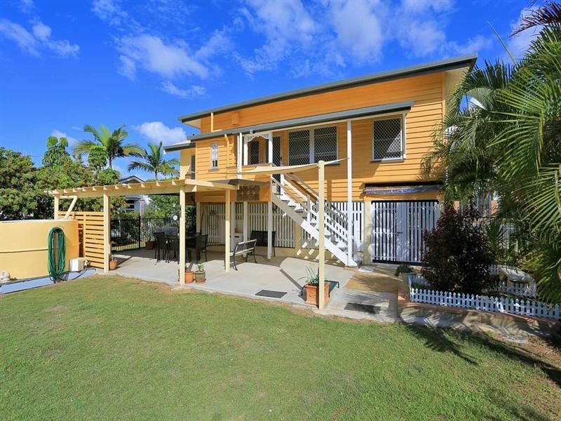 4 Coomber Street, Svensson Heights QLD 4670