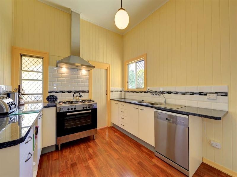 4 Coomber Street, Svensson Heights QLD 4670