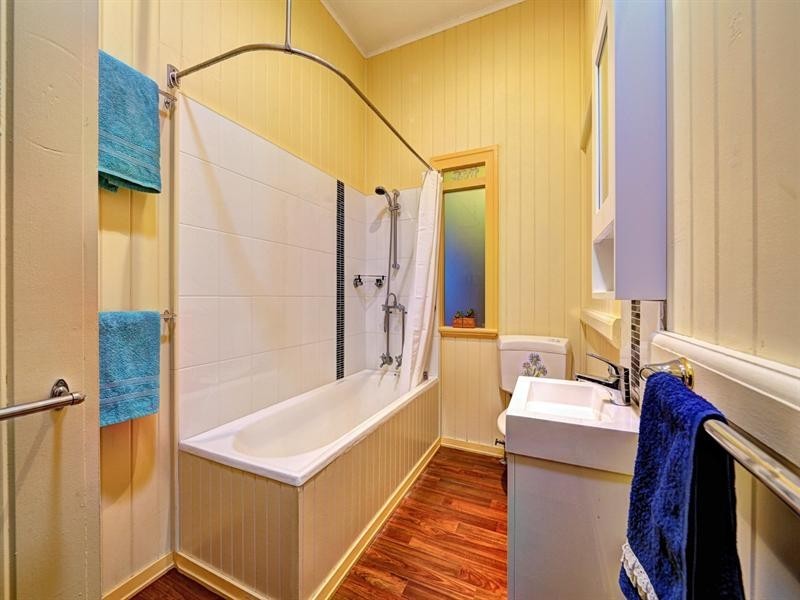 4 Coomber Street, Svensson Heights QLD 4670