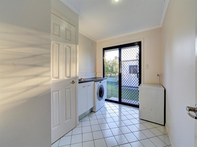 27 Clydesdale Avenue, Branyan QLD 4670