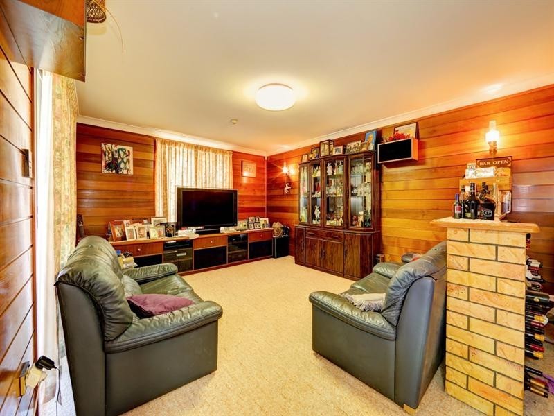 6 Woolley Street, Avenell Heights QLD 4670