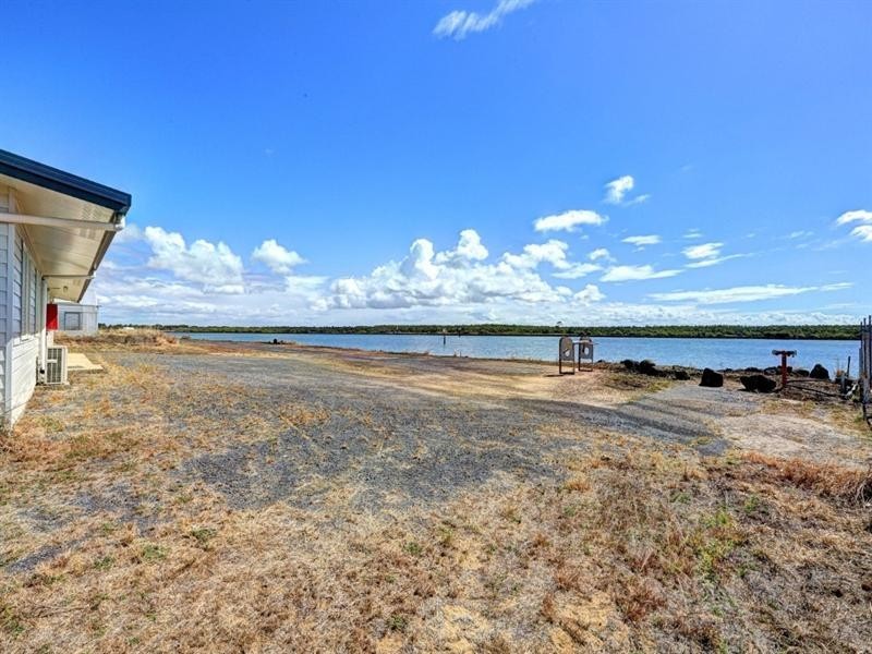 145 Buss Street, Burnett Heads QLD 4670