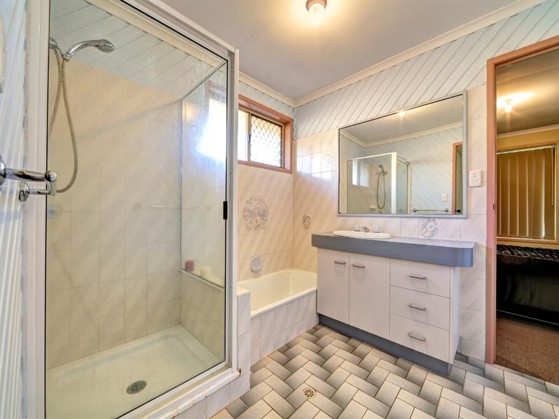 23 Smiths Road, Avoca QLD 4670