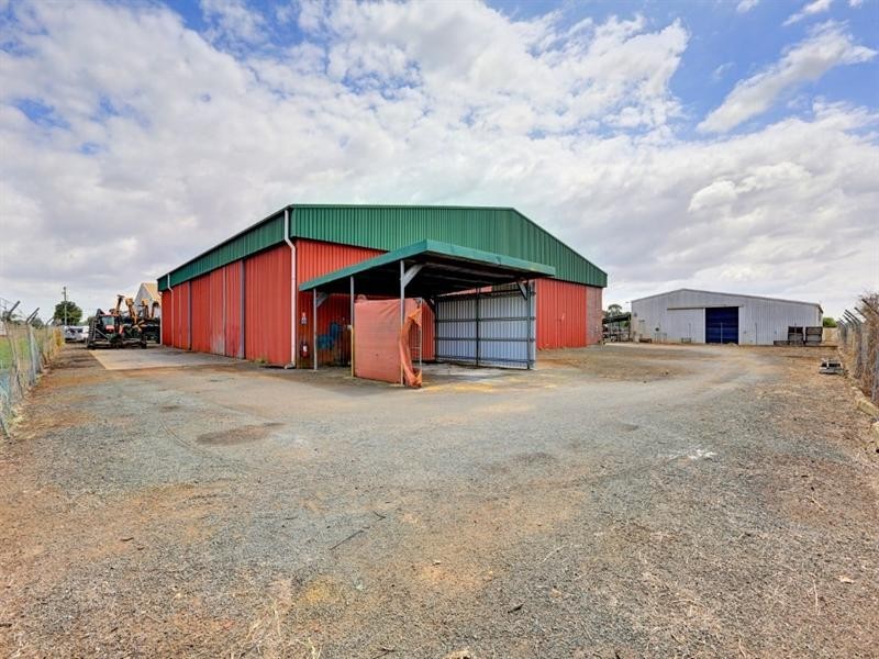 8 Ellen Drive, Thabeban QLD 4670