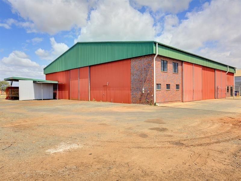 8 Ellen Drive, Thabeban QLD 4670