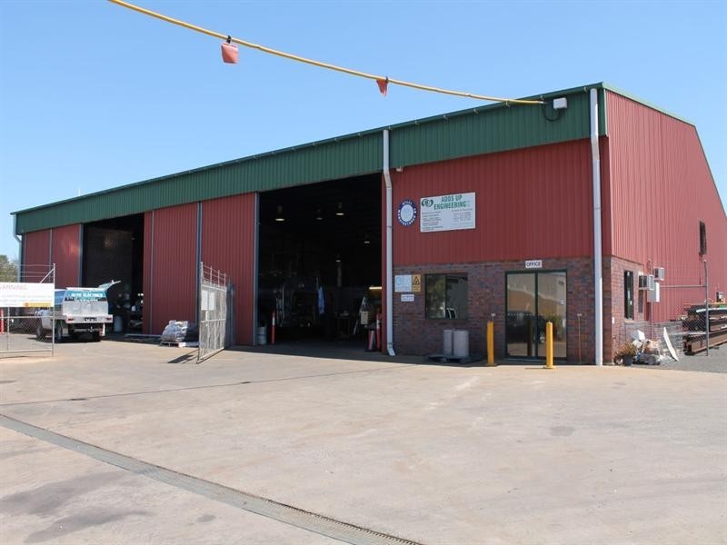 8 Ellen Drive, Thabeban QLD 4670