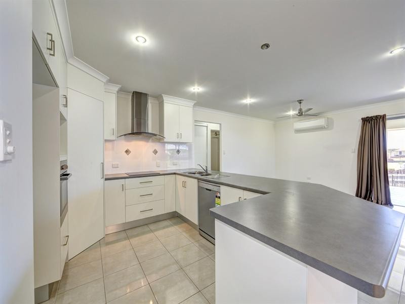 8 Longview Street, Ashfield QLD 4670