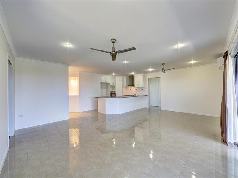 8 Longview Street, Ashfield QLD 4670