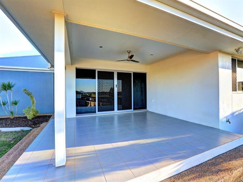 8 Longview Street, Ashfield QLD 4670