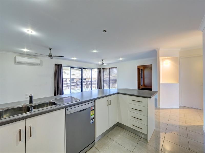 8 Longview Street, Ashfield QLD 4670