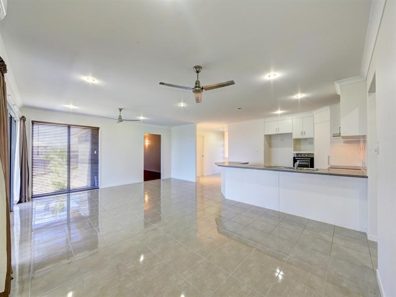 8 Longview Street, Ashfield QLD 4670