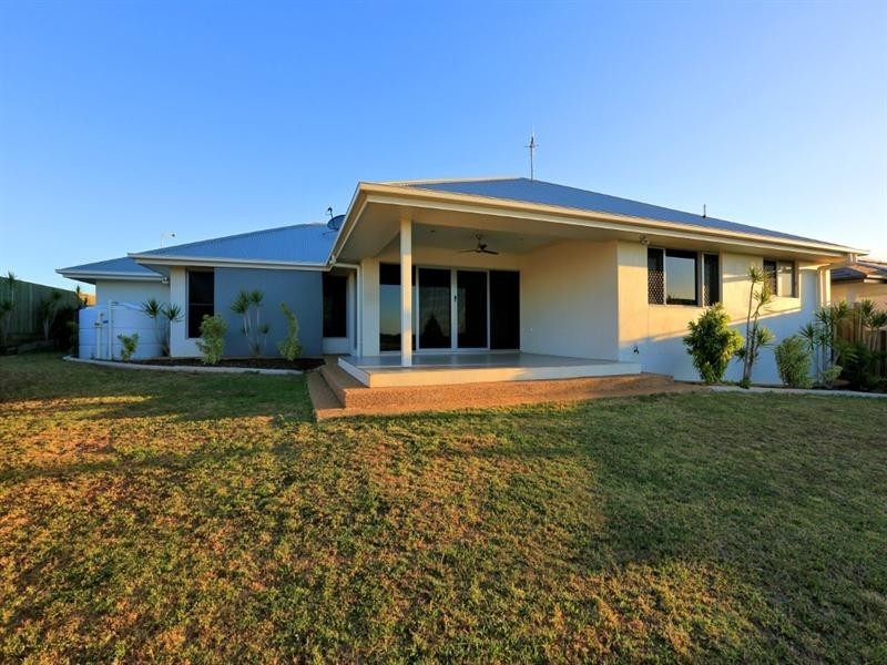 8 Longview Street, Ashfield QLD 4670